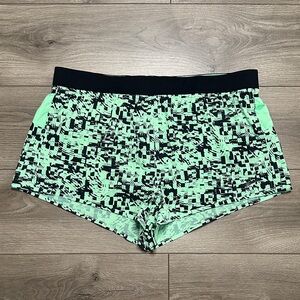 NWOT Brooks Sherpa 3” Split Lined Running Shorts Neo Green Black Size XL